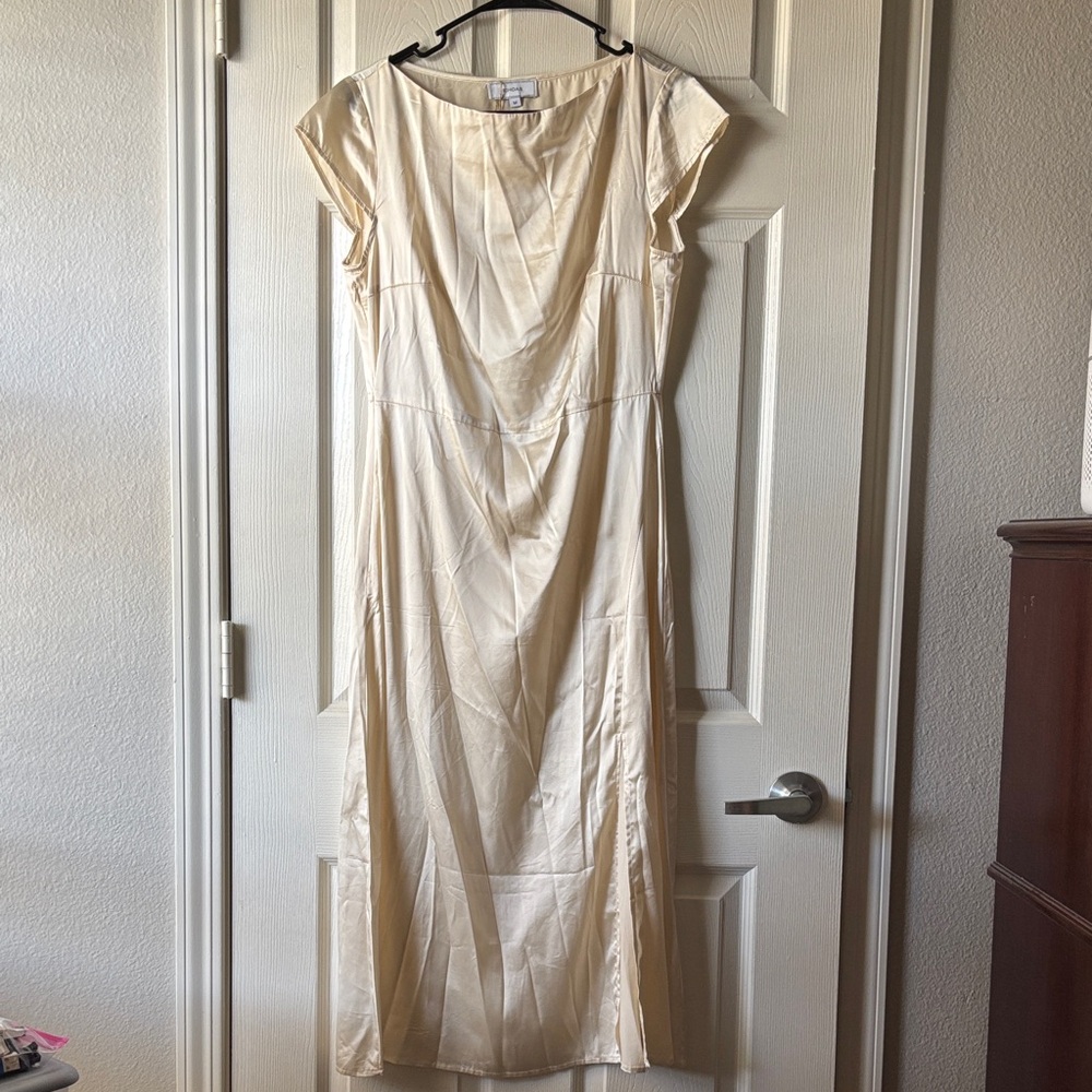 RIHOAS Satin Cream Midi Dress